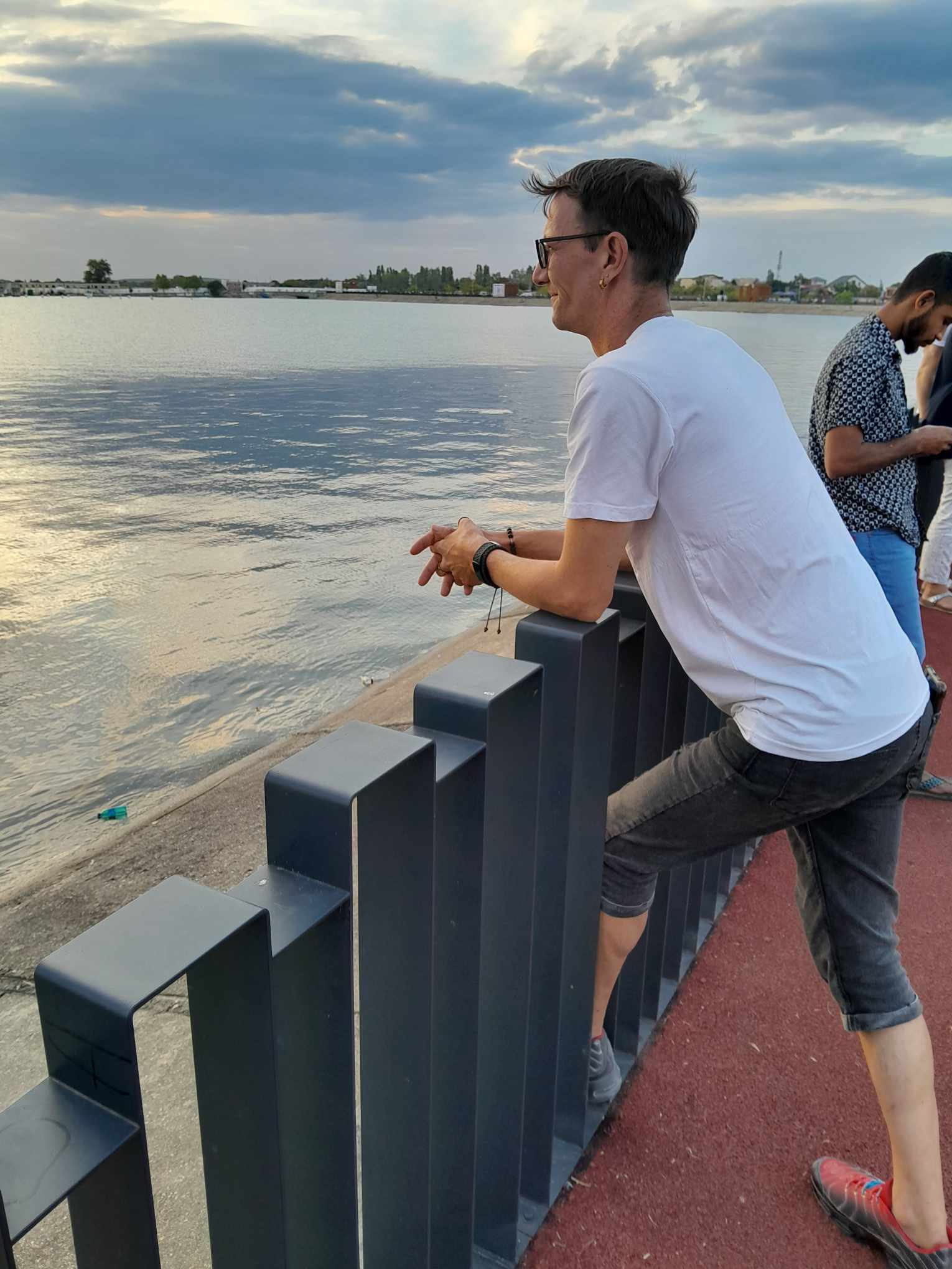 Militari Rezidenti - Escorta Sexy - Escorta senzuala iti pot oferi companie, masaj de relaxare, intr-o ambianta placuta, clipe linistite la domiciliul meu Astept domni seriosi si manierati.  Detalii la telefon nu numar privat sunt doar pasiv