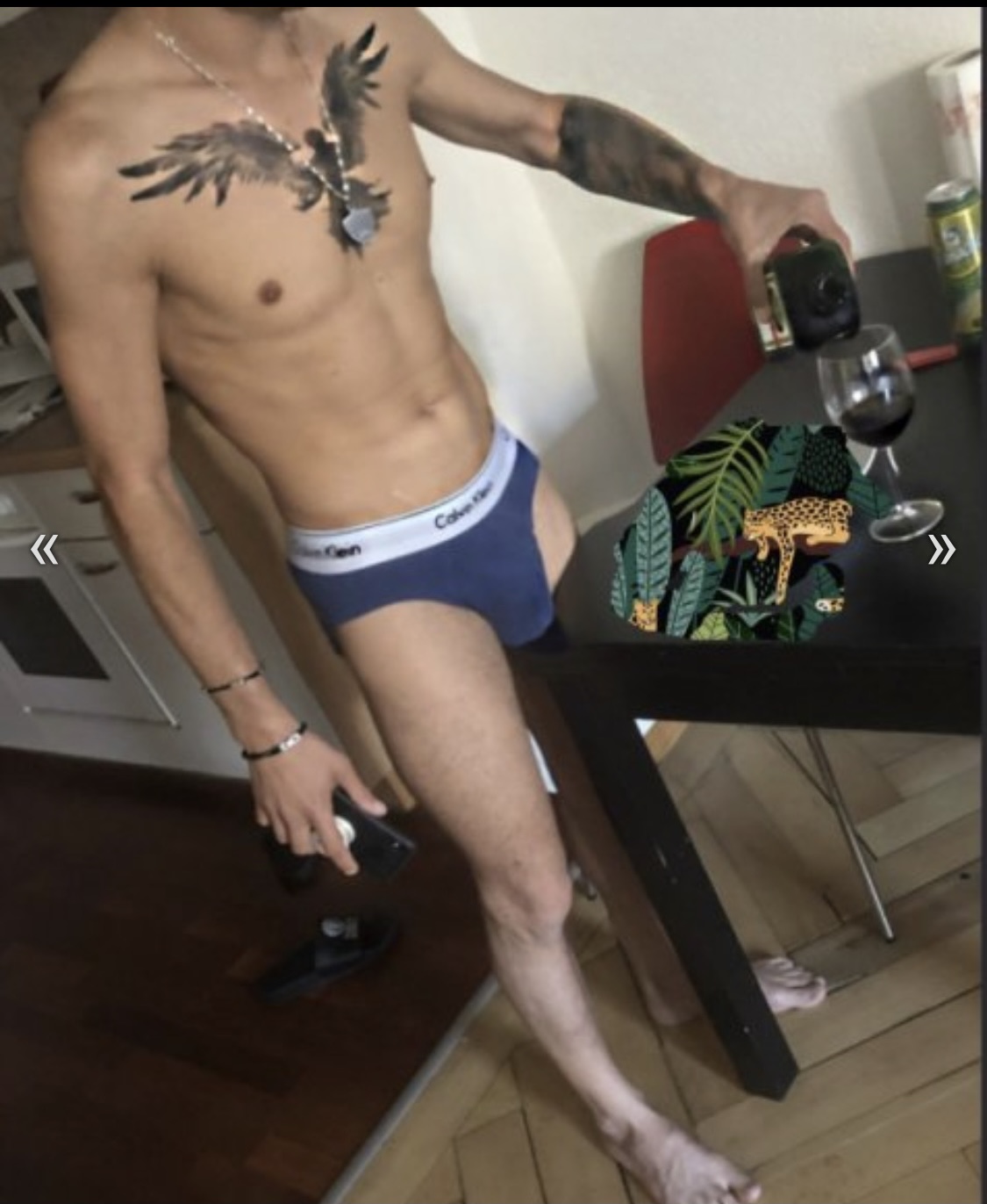 Bucuresti - Escorta Sexy - Salut, ma numesc David , 28 ani , cu locatie .  Va ofer masaj de relaxare erotic si multe alte fantezii, .  trebuie doar sa fi decis ce vrei! Nu raspund la numere private ! Nu trimit poze xxx! Cei ce au pofta de caterinca vor fi blocati! Mai multe detalii va astept la telefon sau whatsApp! Multumesc