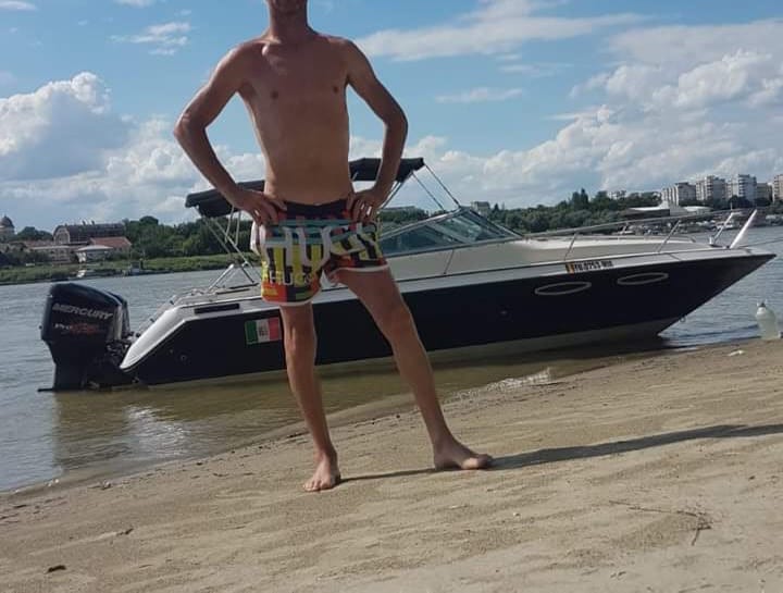 Escorte Sexy - Bucuresti - Salut, tip discret si educat ofer masaj profesional de relaxare dar si mai mult de atat.  Pentru mai multe detalii contacteaza-ma in privat.  locatie de lux cu posibilitatea de a face du?.  Discretia si igiena pe primul loc. 