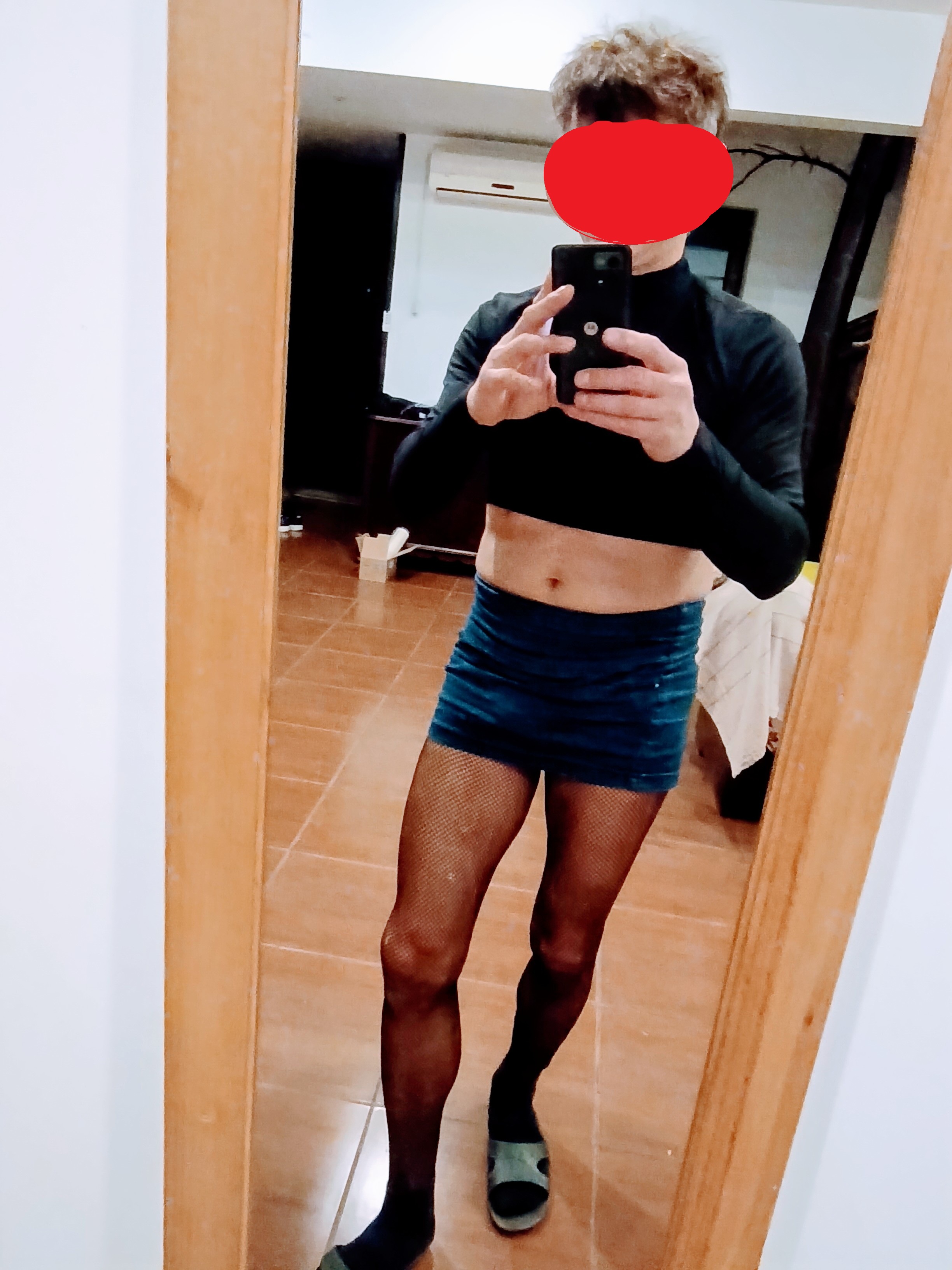 Escorte Sexy - Bucuresti - Sug PULLA in masina, natura sau la tine, nu am loc. 