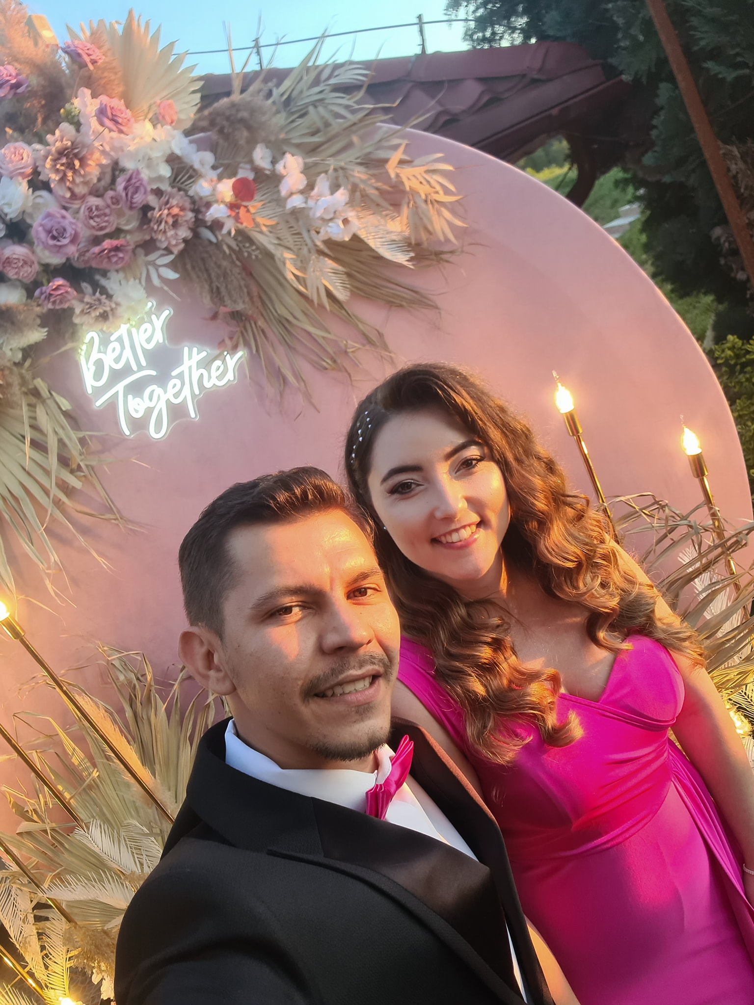 Escorte Sexy - Biharia - Escorta masculina ofer companie, servicii de masaj erotic sau relaxare domnilor.  La cerere o pot oferi si pe partenera mea