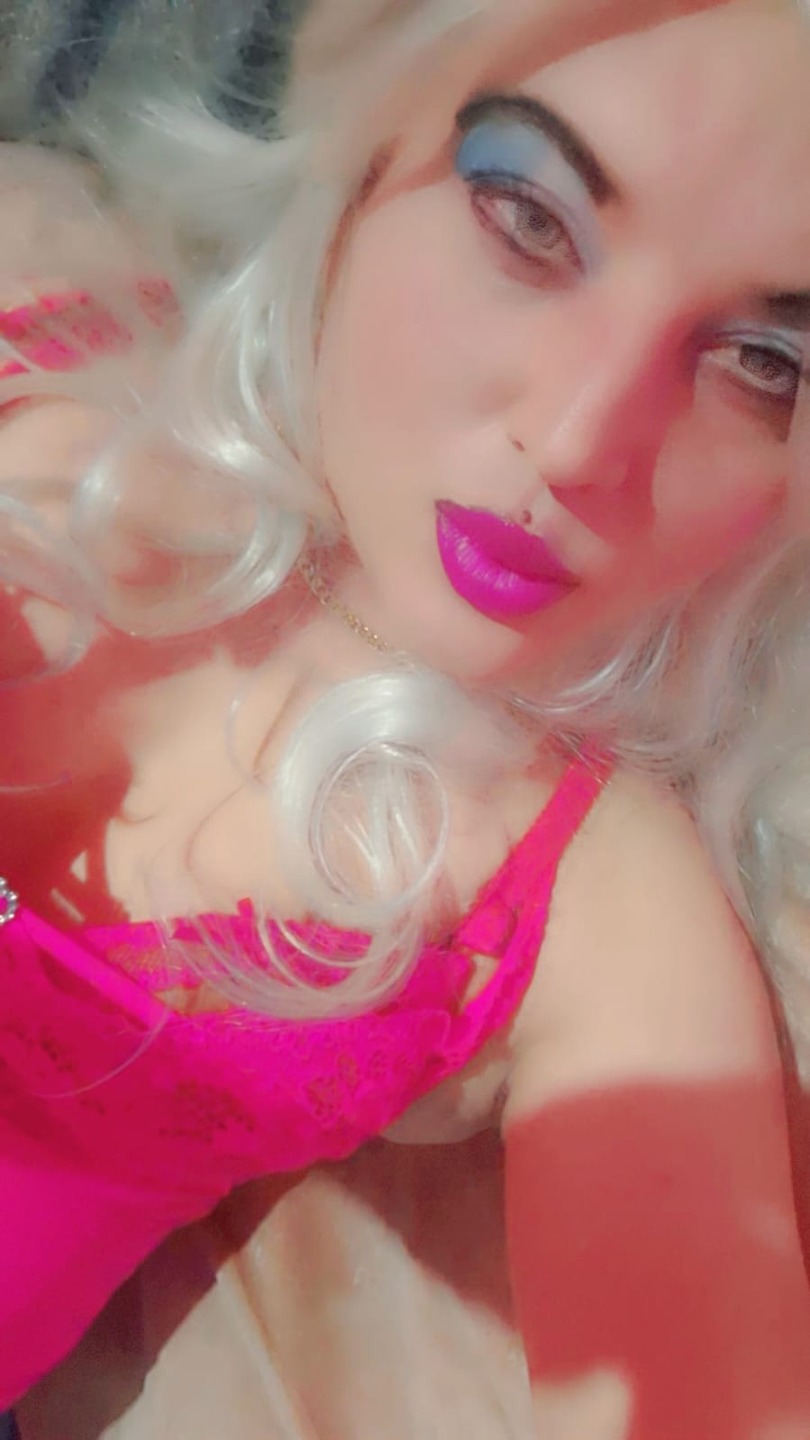 Buzau - Escorta Sexy - Escorta senzuala iti pot oferi companie, masaj de relaxare, intr-o ambianta placuta, clipe linistite la domiciliul meu sau al tau.  Astept domni seriosi si manierati.  Detalii la telefon