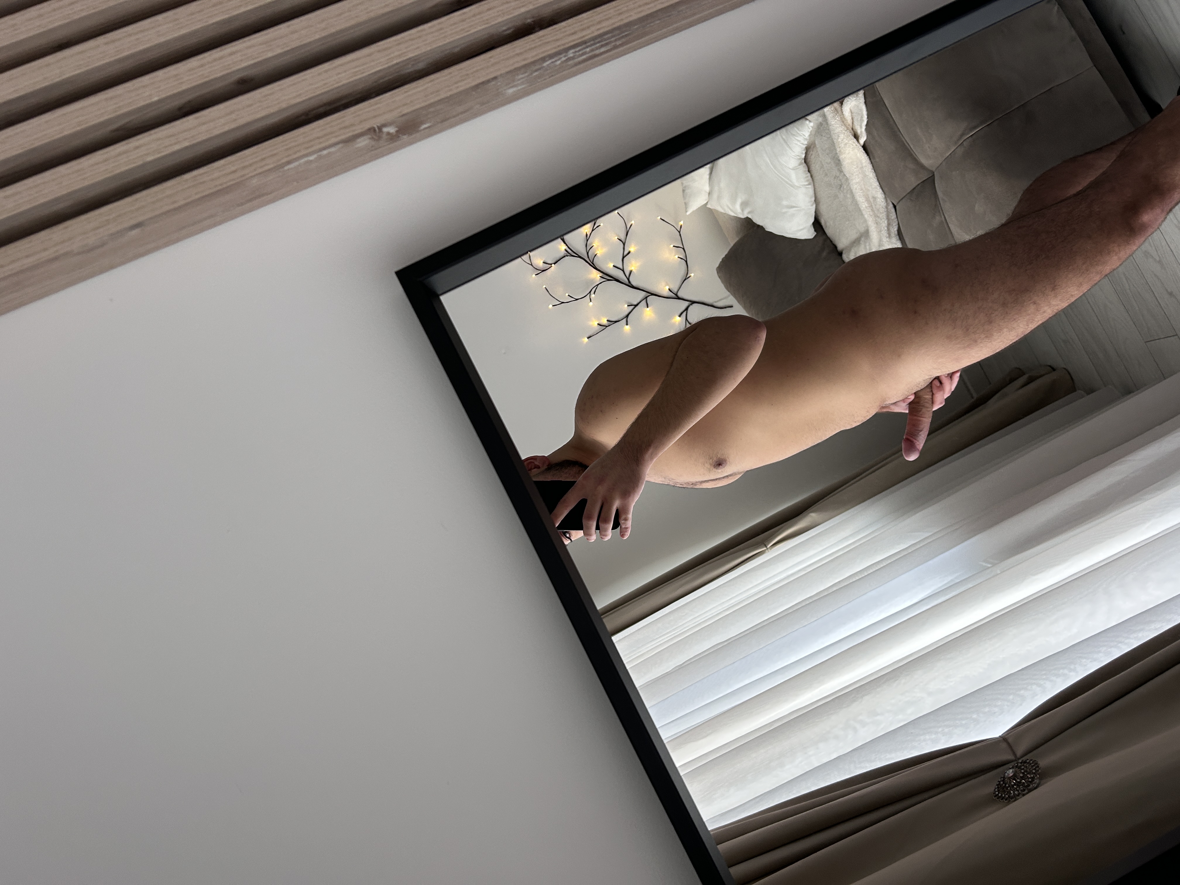 Bucuresti - Escorta Sexy - Ofer servicii de calitate b?rba?ilor, îmi place sexul, s? dau muie, linsul pe gât ?i preludiu.  Dac? î?i dore?ti s? petrecem timpul împreun? a?tept mesajul t?u pe WhatsApp! 
Ofer ?i servicii pe apel video sau pot trimite videoclipuri cu mine când fut ?i dau muie! ????