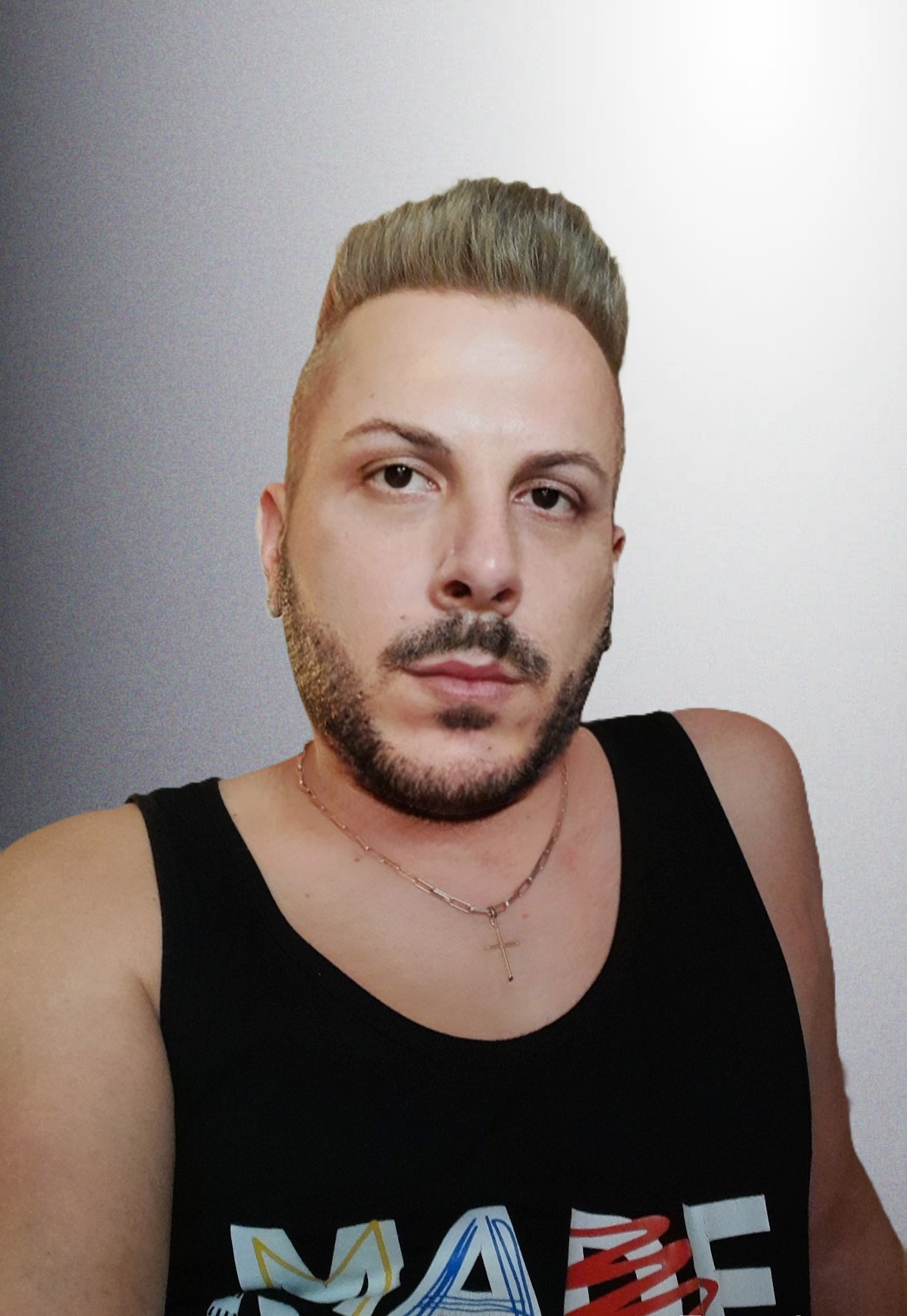 Bucuresti - Escorta Sexy - GOLD VIP cu experienta in domeniu ofer clipe de tandrete ca parte activa si verstil domnilor dornici ce experiente noi cu un barbat cu experienta ce-ti poate pune la dispozitie clipe unice relax.  Disponibil mai mult in timul zile, programarea se face cu o ora inainte, nu raspund la mesaje