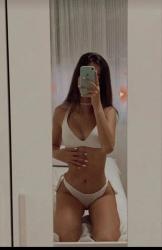 Bucuresti - Escorta Sexy - Bună sunt o femeie care se bucură de compania unui bărbat adevărat, o persoană respectuoasă și elegantă.  
Vei aprecia comportamentul meu fără grabă.  
Vreau doar să mă relaxez , sa ne bucurăm de timpul petrecut împreună.  
Bărbatul ideal pentru mine este un gentleman ocupat, extrem de generos, înțelegător și extraordinar de calm!
Îmi place ceea ce fac și vă promit că și vouă vă va plăcea.  
Caut pe cineva care să mă trateze la fel de minunat pe cât știu că îi pot trata.  .  .  aș fi plăcerea ta sexy și obraznică.  
Îți promit că pot să păstrez orice secret.  Atâta timp cât va există seriozitate din partea ta, îți pot deveni cea mai bună prietenă.  Deschisă la minte, am să te surprind în mod plăcut!
Lasă-te ispitit de această experiență unică