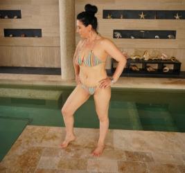 Bucuresti - Escorta Sexy - Escorta sexy si atenta la detalii te astept la mine domn serios sa-ti ofer cele mai bune servicii de companie, masaj de relaxare, body cu creme si uleiuri parfumate, esti un domn caruia ii place atmosfera atunci suna-ma, nu iti va parea rau.  Detalii la telefon. 