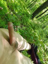 TÂRGOVIȘTE - Escorta Sexy - Tânăr dotat peste medie pentru doamne și cupluri curat discreție igiena masaj relaxare discreție igiena dotat sunt singur pentru doamne și cupluri detali telefon sau watap