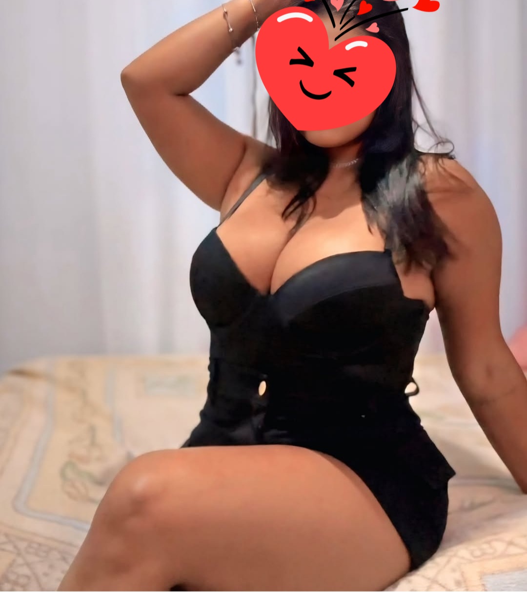 Escorta Sex - Escorta manierata am revenit.  Ofer companie si masaj terapeutic facut cu creme si uleiuri aromate domnilor manierati intr-o locatie discreta.  Locuri de parcare si ac.  Detalii la telefon.  - Telefon: 0752345071 