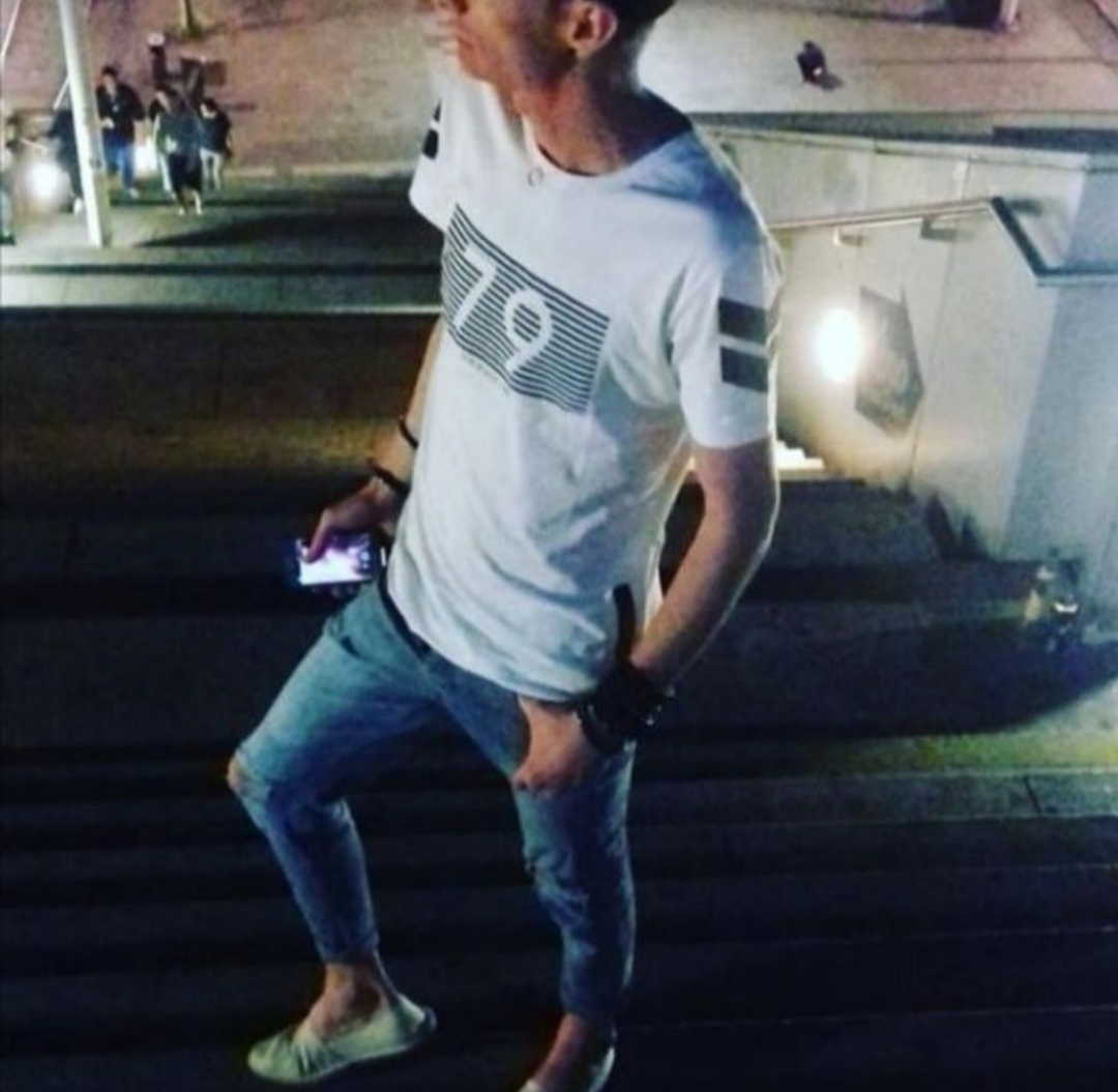 Escorte Sexy - Bucuresti - Escorta senzuala iti pot oferi companie, masaj de relaxare, intr-o ambianta placuta, clipe linistite la domiciliul meu sau al tau.  Astept domni seriosi si manierati.  Detalii la telefon