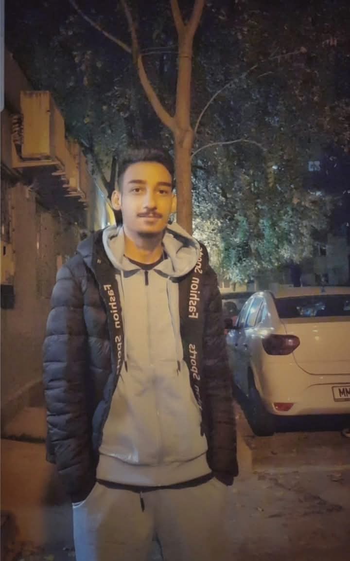 Escorte Sexy - Bucuresti - Hi escort, 18 cm , 24 ani 
Bucuresti, SEC 5 
Vin la tine, ofer ceea ce tine de activ 
Masaj, sarut, occasional.  . 