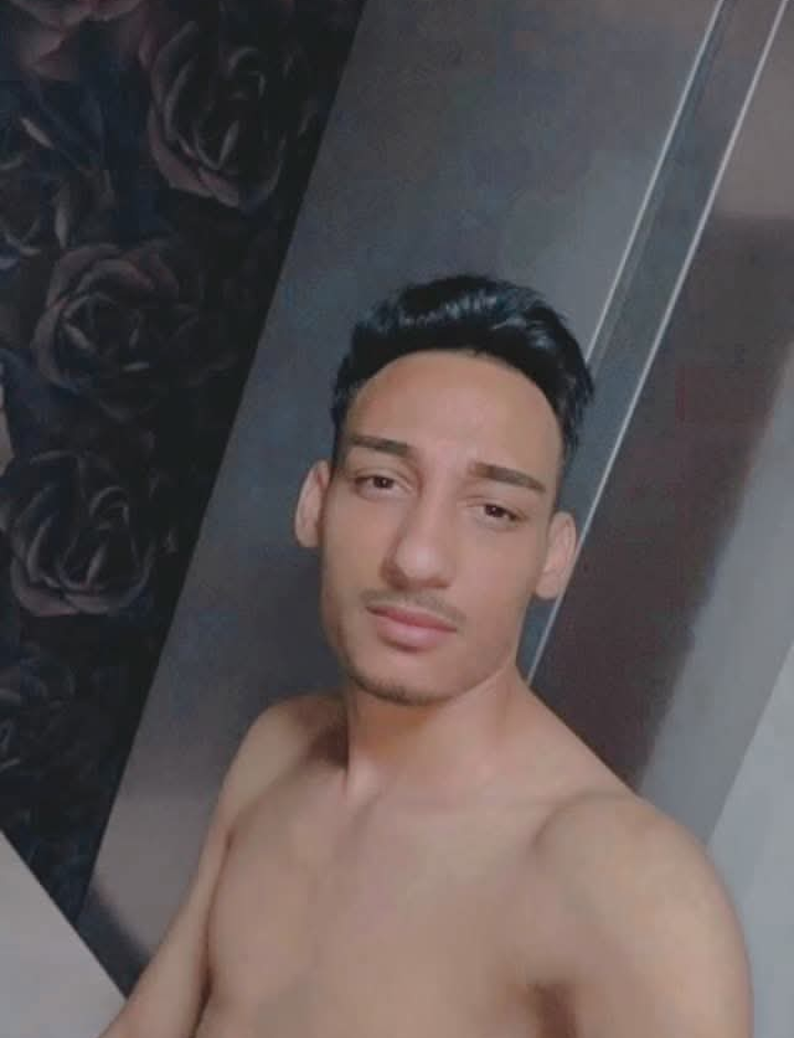 Escorte Sexy - Bucuresti - Escort bi/A.  Masaj, sarut ce tine de activ:
Deschis: 
Ma deplasez la tine 
Scrie mi mesaj sau suna ma 
Nu sunt online pe whatsap