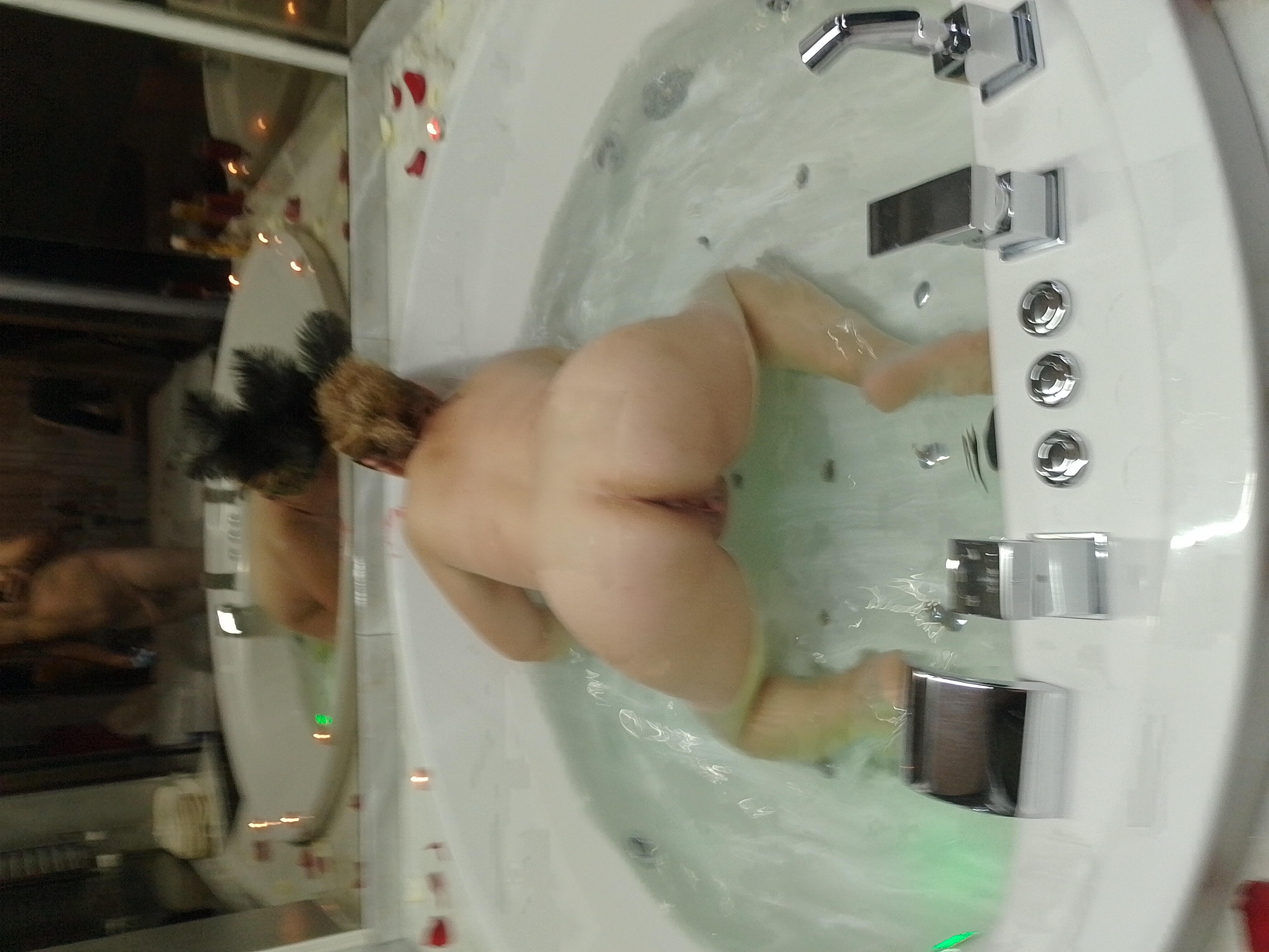 Escorta Sex - Escorta senzuala iti pot oferi companie, suntem cuplu soț si soție vă așteptăm să vă descoperiți cele mai ascunse secrete si fantezii suntem deschiși si naturali.  .  .  masaj de relaxare, intr-o ambianta placuta, clipe linistite la domiciliul meu sau al tau.  Astept domni seriosi si manierati.  Detalii la telefon - Telefon: 0748706085 