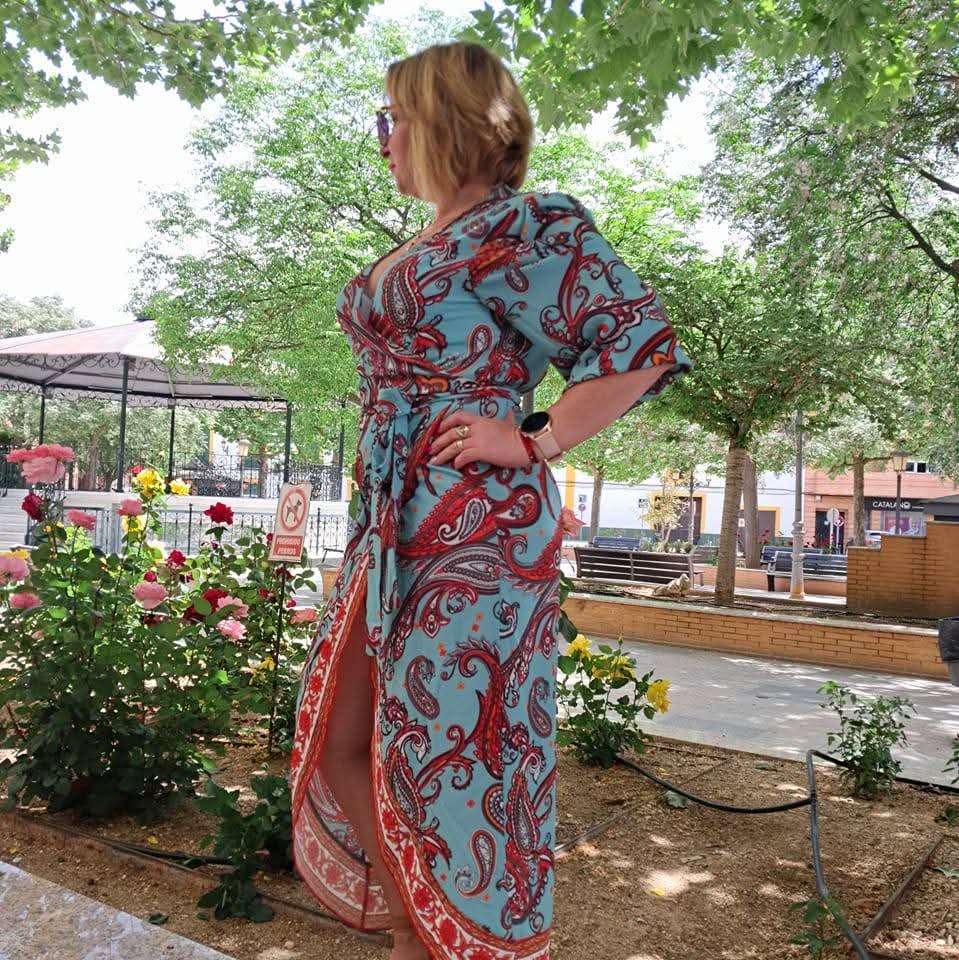 Escorta Sex - Escorta senzuala iti pot oferi companie , suntem cuplu soț si soție mwi avem si o colegă 28 ani vă asteptam să va descoperiți cele mai ascunse fantezii si secrete suntem deschisi si naturali.  .  .  .  masaj de relaxare, intr-o ambianta placuta, clipe linistite la domiciliul meu sau al tau.  Astept domni seriosi si manierati.  Detalii la telefon - Telefon: 0757604541 