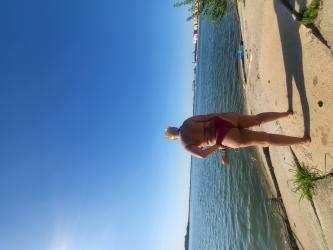 Escorte Sexy - Bucuresti - Escorta senzuala iti pot oferi companie, masaj de relaxare, intr-o ambianta placuta, clipe linistite la domiciliul meu sau al tau.  Astept domni seriosi si manierati.  Detalii la telefon