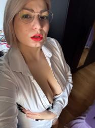 Brasov - Escorta Sexy - Sunt o milfa de 38 de ani, pregătită să te excit și să-ți îndeplinesc orice fantezie.  
Intră pe OnlyFans: maya2023rebel – toți abonații noi primesc un video gratuit de 3 minute.  
Vrei ceva anume? Spune-mi și îți fac video exact cum îți place.  Nu mă opresc până nu ești satisfăcut. 