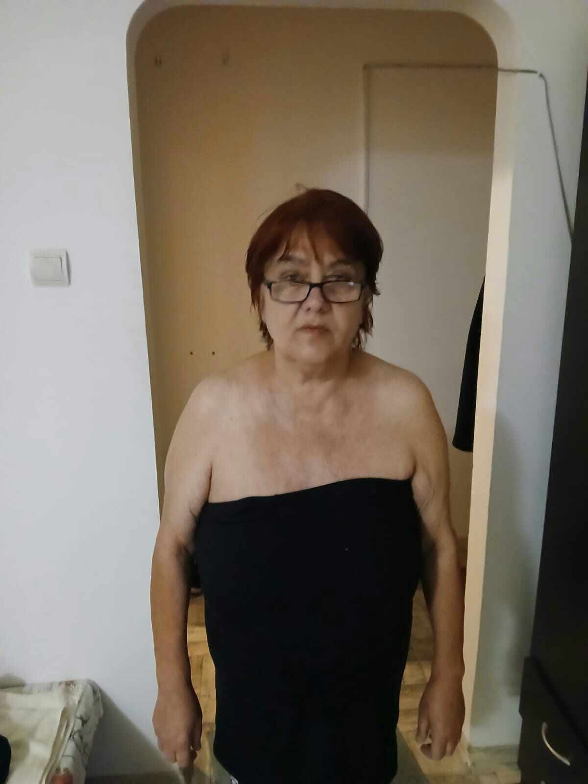 Escorta Sex - Matura ofer servici de calitate și un mic masaj de relaxare contra cost domnilor manierați aștept mesaj watap - Telefon: 0728062097 