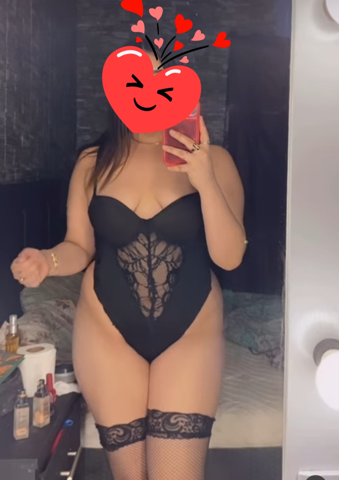 Escorta Sex - Escorta manierata am revenit.  Ofer companie si masaj terapeutic facut cu creme si uleiuri aromate domnilor manierati intr-o locatie discreta.  Locuri de parcare si ac.  Detalii la telefon.  - Telefon: 0741552756 