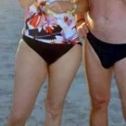 București - Escorta Sexy - Escorta senzuala iti pot oferi companie, suntem cuplu soț si soție vă asteptam să va descoperiți cele mai ascunse fantezii si secrete suntem deschisi si naturali.  .  .  .  masaj de relaxare, intr-o ambianta placuta, clipe linistite la domiciliul meu sau al tau.  Astept domni seriosi si manierati.  Detalii la telefon