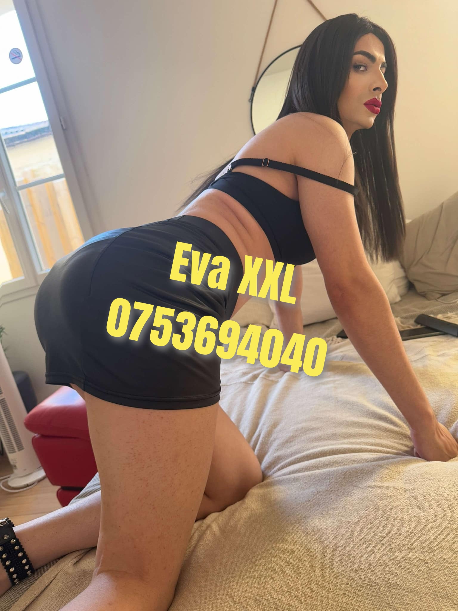 Bucuresti - Escorta Sexy - Eva XXL travestita activa dotata XXL ofer intalniri si show