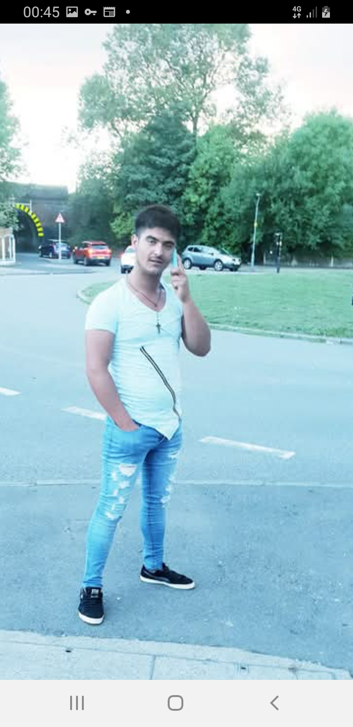 Bucuresti - Escorta Sexy - Escorta senzuala iti pot oferi companie, masaj de relaxare, intr-o ambianta placuta, clipe linistite la domiciliul meu sau al tau.  Astept domni seriosi si manierati.  Detalii la telefon