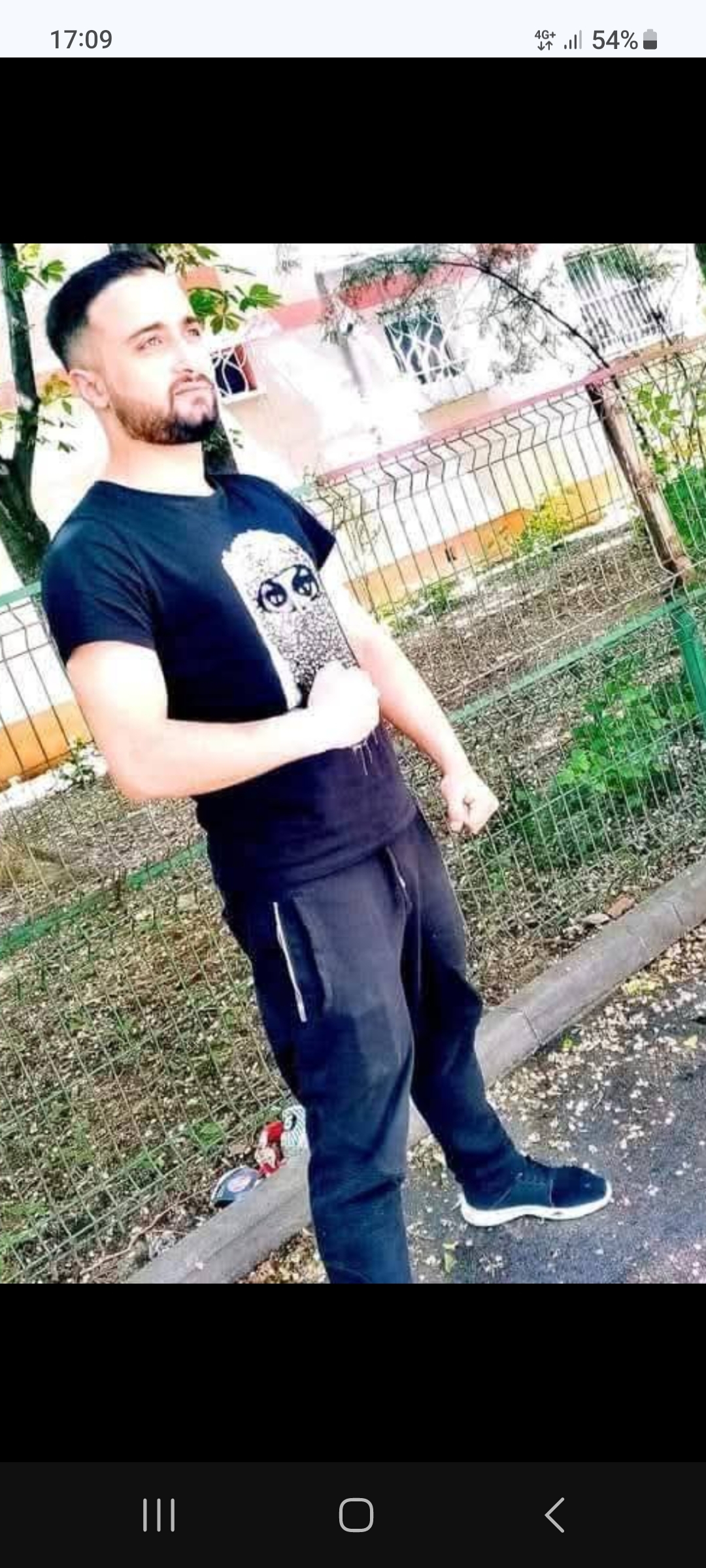 Escorte Sexy - Bucuresti - Salut sunt Claudiu un tân?r cu dorin?e ?i pl?ceri vino la mine sau cheama-ma la tine a?i pot oferi masaj de relaxare ofer companie domnilor serio?i