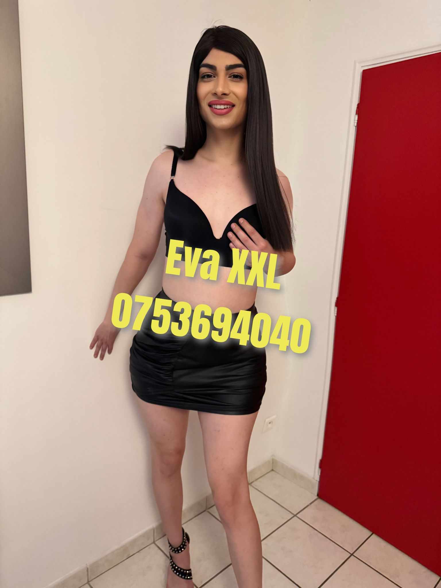 Bucuresti - Escorta Sexy - Eva XXL travesty activa dotata XXL