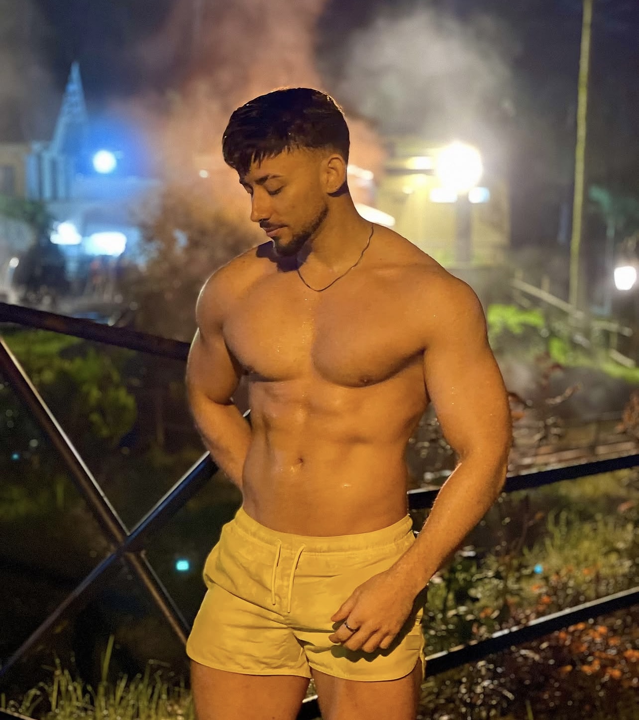 Escorte Sexy - Pitesti - Escorta senzuala iti pot oferi companie, masaj de relaxare, intr-o ambianta placuta, clipe linistite la domiciliul meu sau al tau.  Astept domni seriosi si manierati.  Detalii la telefon