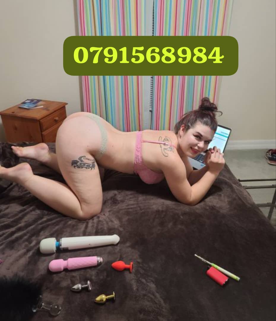 Escorta Sex - Servicii: Bună ziua, sunt Regina, am o doamnă care este întotdeauna gata să te facă să te simți bine.  Am un simț al umorului foarte mare, sunt inteligent și foarte prietenos.  Abia aștept să te cunosc și să petrec un moment minunat împreună, unde te poți antrena, dar și să te relaxezi în același timp ? Nu ezitați să mă contactați și să -mi puneți toate întrebările.  Lucrez foarte curat și sunt foarte respectuos.  Te aștept.  Alege -mă și lasă -mă să -ți arăt abilitățile mele - Telefon: 0791568984 