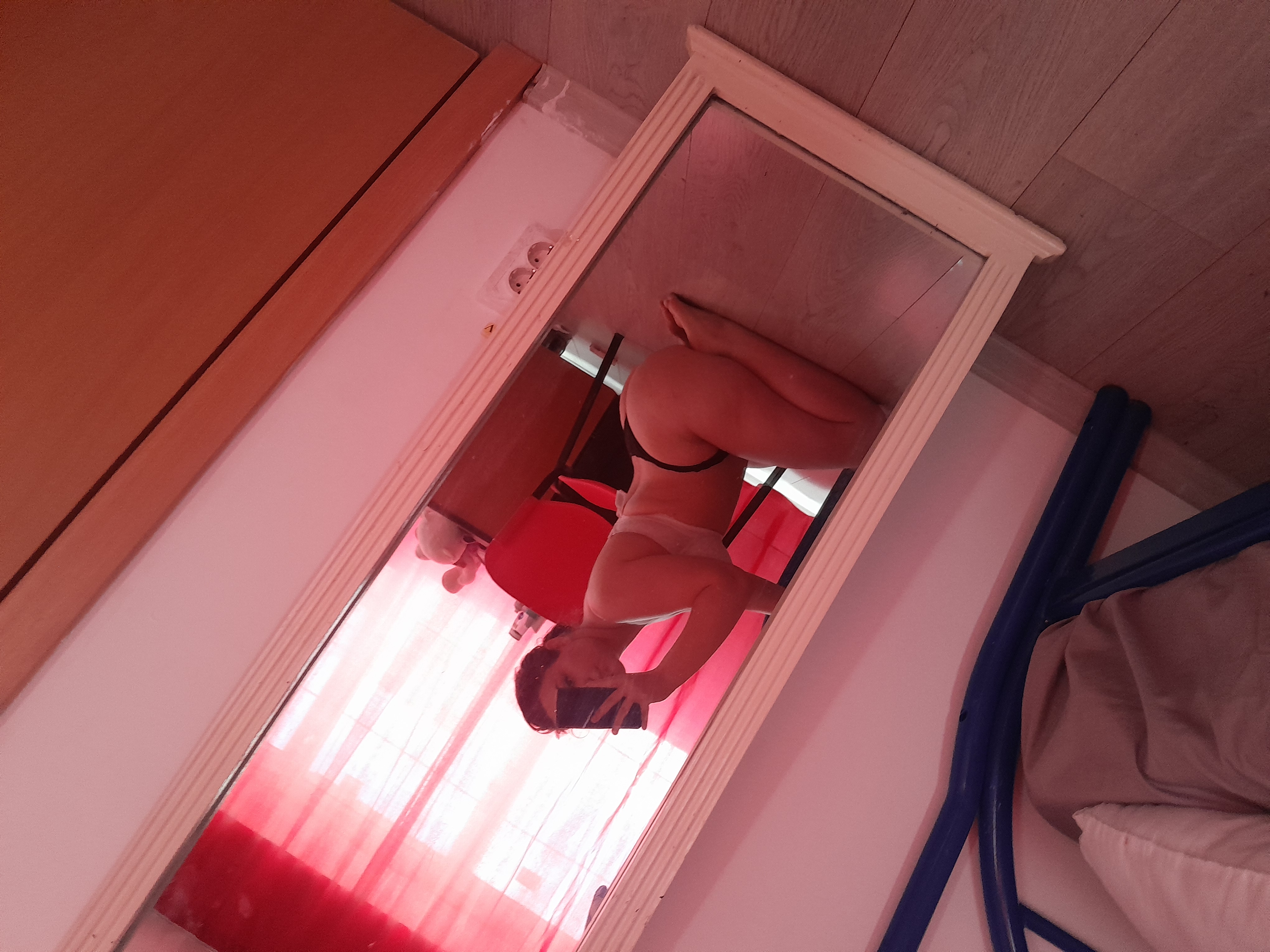 Escorta Sex - Bună sunt ilinca și apia aștept sa te cunosc???? - Telefon: 0745827461 