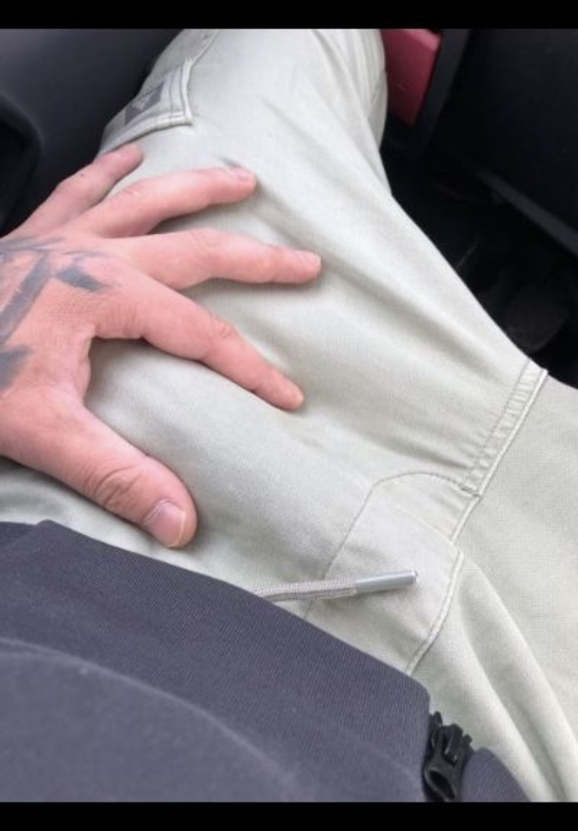 Bucuresti - Escorta Sexy - Deplas?ri , Activ dotat , ofer servicii de calitate domnilor Genero?i , Masaj de relaxare Companie Mai multe detalii la Telefon