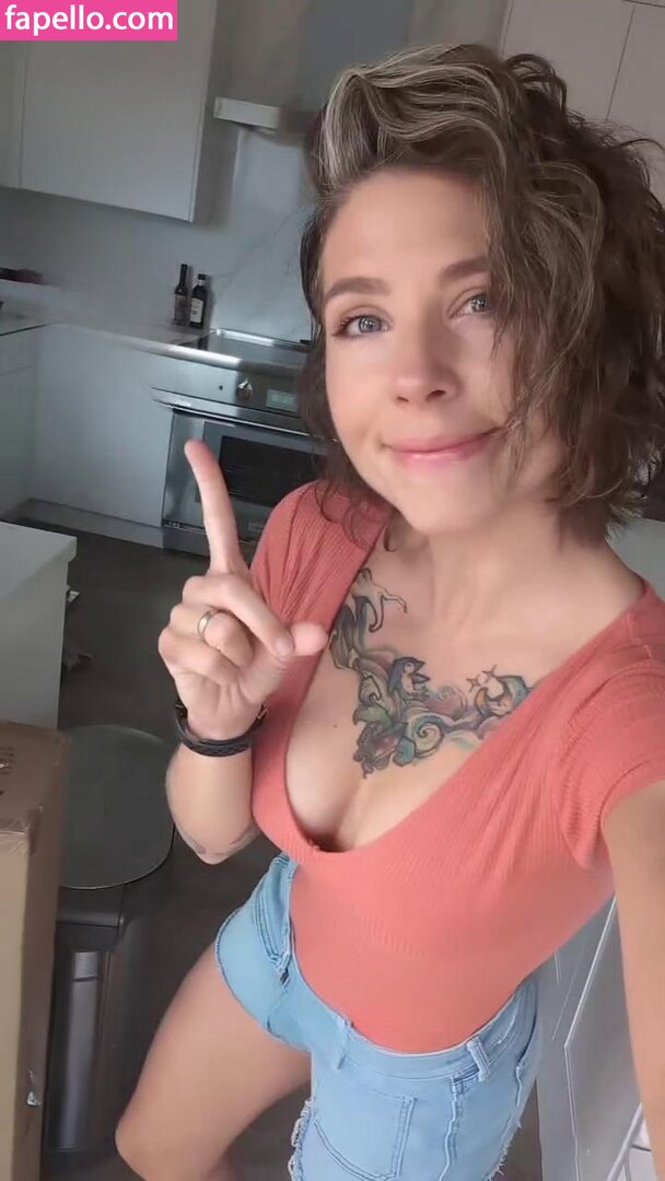 Escorte Sexy - Kurtea De Arges - Roscata discreta atenta la cerintele tale, ofer domnilor manierati companie si masaj terapeutic la domiciliul meu.  Ofer si cer seriozitate maxima, igiena garantata.  Detalii suplimentare la telefon.  Doar wutzup (