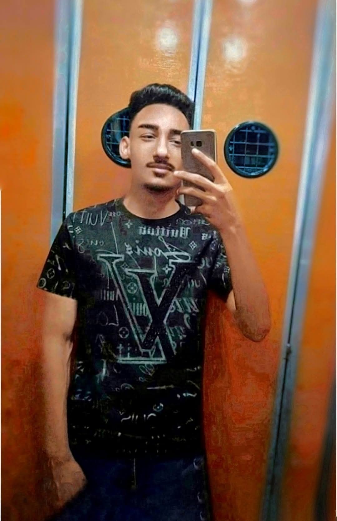 Escorte Sexy - Bucuresti - Hey escort bi activ, v 
Aici sa ne distram 
Î?i ofer cea ce tine de activ masaj , sarut, or/an