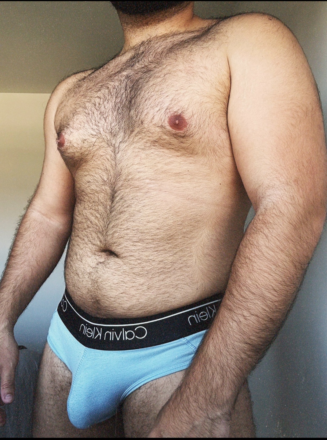 Bucuresti - Escorta Sexy - Anunt adresat numai Domnilor seriosi! Tanar dragut, atent la detalii, plin de carisma si voie buna, foarte inteligent, real, romantic te astept pentru a petrece clipe frumoase impreuna.  Imi place sa cunosc persoane noi, sa petrec timp in compania oamenilor, sa avem parte de conversatii savuroase si de neuitat impreuna.  Daca iti doresti ceva mai mult decat ceva mecanic si pe fuga, nu ezita sa ma cauti.  Anuntul se adreseaza barbatilor care sunt neglijati in cadrul cuplului, care iti doresc romantism si relaxare.  Eu sunt aici! Profil si poze reale! Cauta-ma acum si sa stabilim o intalire si fii pregatit pentru ceva nou, plin de savoare, si multe clipe de romantism .  . 