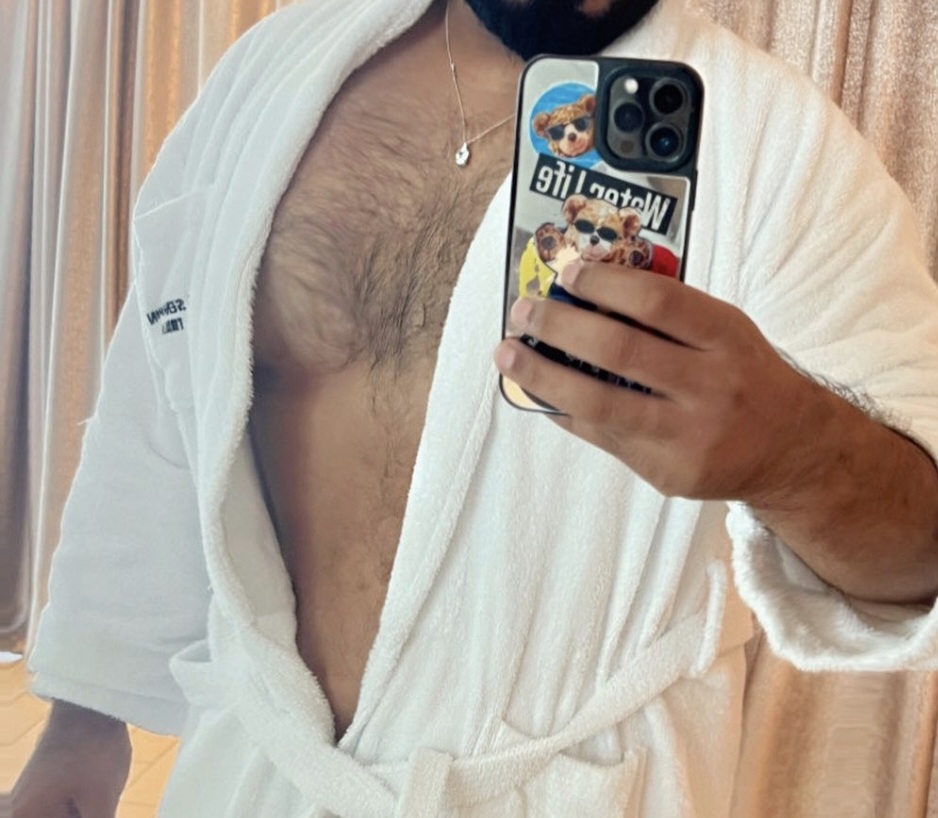 Bucuresti - Escorta Sexy - Hey, eu sunt Denys  activ.  am 30 de ani.  sunt romantic pasional, sunt si hard .  îmi place sexul, îmi place s? incerc lucruri noi .  Eu sunt un tip calm, glumet, prietenos, îmi place s? petrec ?i de asemenea îmi place viata ?i mi plac aventurile ?i petrecerile .  pot veni eu la tine, sau pensiune.  ?in sa men?ionez ca pentru mine discre?ia e destul de importanta de asemenea ?i igiena ta.  
Restul de toate acestea le putem descoperi împreun?.  .  .  DISCUTILE INTERMINABILE VOR PRIMI BLOCK!!!!