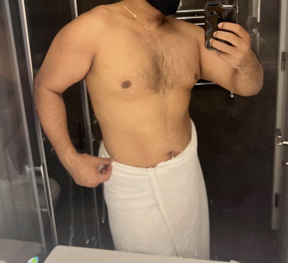 Bucuresti - Escorta Sexy - Hey, eu sunt Denys  activ.  am 30 de ani.  sunt romantic pasional, sunt si hard .  îmi place sexul, îmi place s? incerc lucruri noi .  Eu sunt un tip calm, glumet, prietenos, îmi place s? petrec ?i de asemenea îmi place viata ?i mi plac aventurile ?i petrecerile .  pot veni eu la tine, sau pensiune.  ?in sa men?ionez ca pentru mine discre?ia e destul de importanta de asemenea ?i igiena ta.  
Restul de toate acestea le putem descoperi împreun?.  .  .  DISCUTILE INTERMINABILE VOR PRIMI BLOCK!!!!