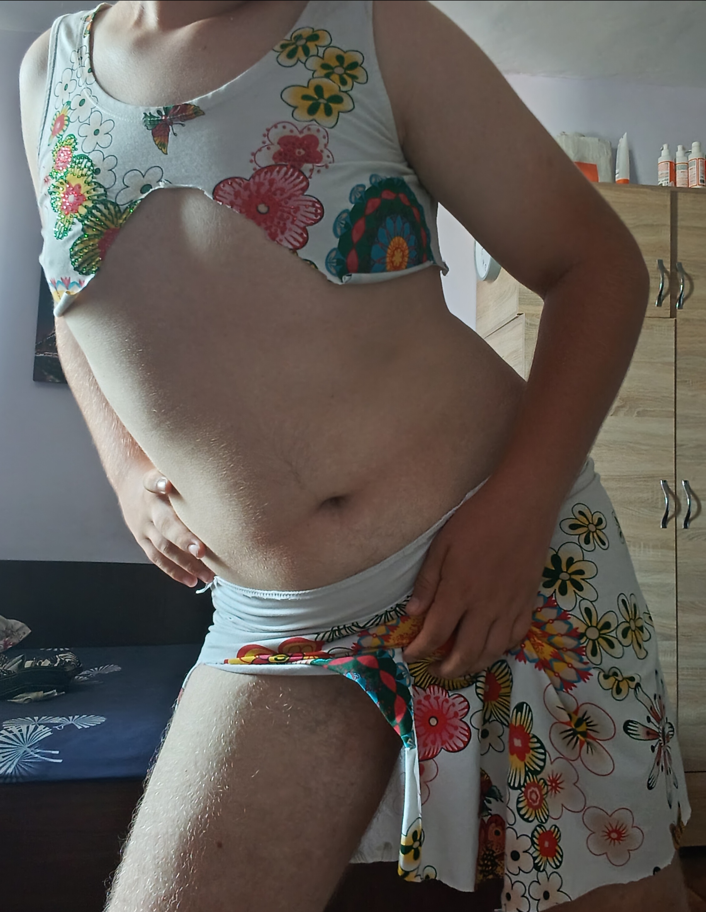 Iași - Escorta Sexy - Escorta pentru b?rba?i dornici de acadeaua mea.  Ofer servicii complete.  Fac ?i striptease ?i m? ?i travestesc sexy.  Scrie?imi pe WhatsApp sau sunati la num?rul de telefon.  Eu lucrez doar noaptea. 