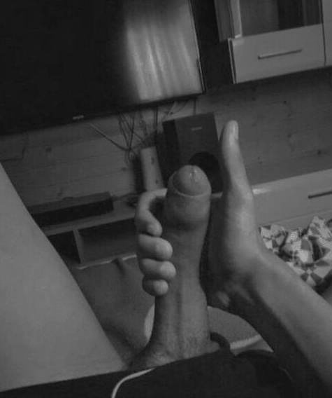 Escorte Sexy - Ilfov - Caut neap?rat un b?rbat s? fut sunt in c?lduri