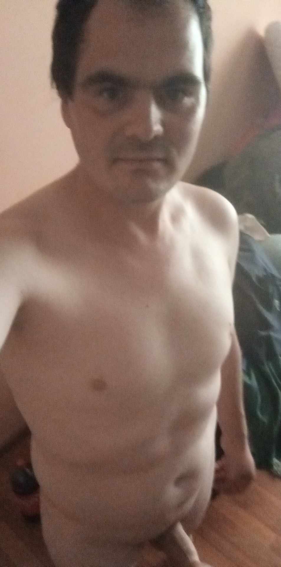 Galați - Escorta Sexy - Eu sunt Marian din Tudor Vladimirescu jude?ul Gala?i sunt doar activ sunt în c?utarea unei pasiv care s? îmi fac? toate pl?cerile îmi doresc s? cunosc persoane serioase