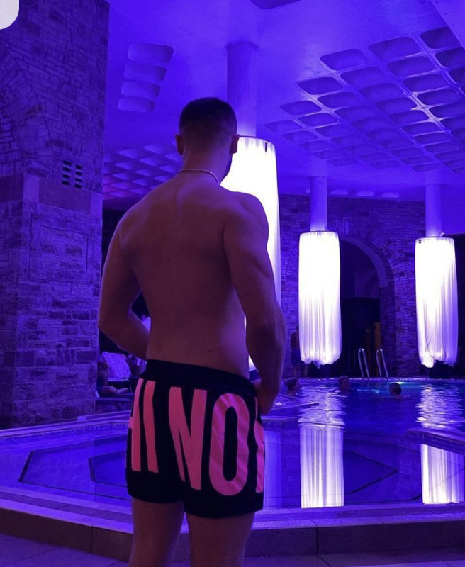 Escorte Sexy - Bucuresti - Escorta senzuala iti pot oferi companie, masaj de relaxare, intr-o ambianta placuta, clipe linistite la domiciliul meu sau al tau.  Astept domni seriosi si manierati.  Detalii la telefon