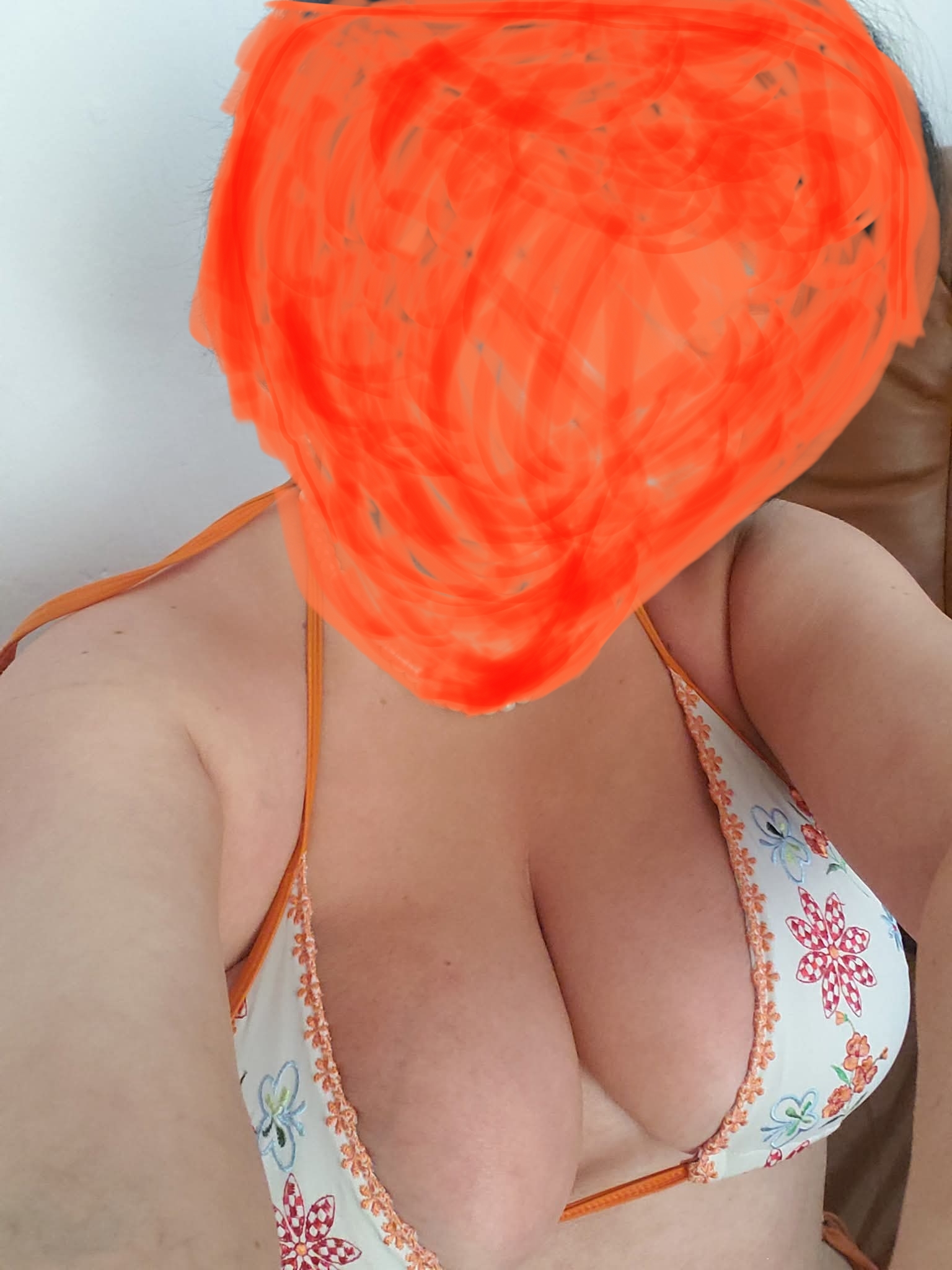 Escorta Sex - Doamna ofer servici și un mic masaj contra cost detalii și SMS la numărul de telefon - Telefon: 0722492699 