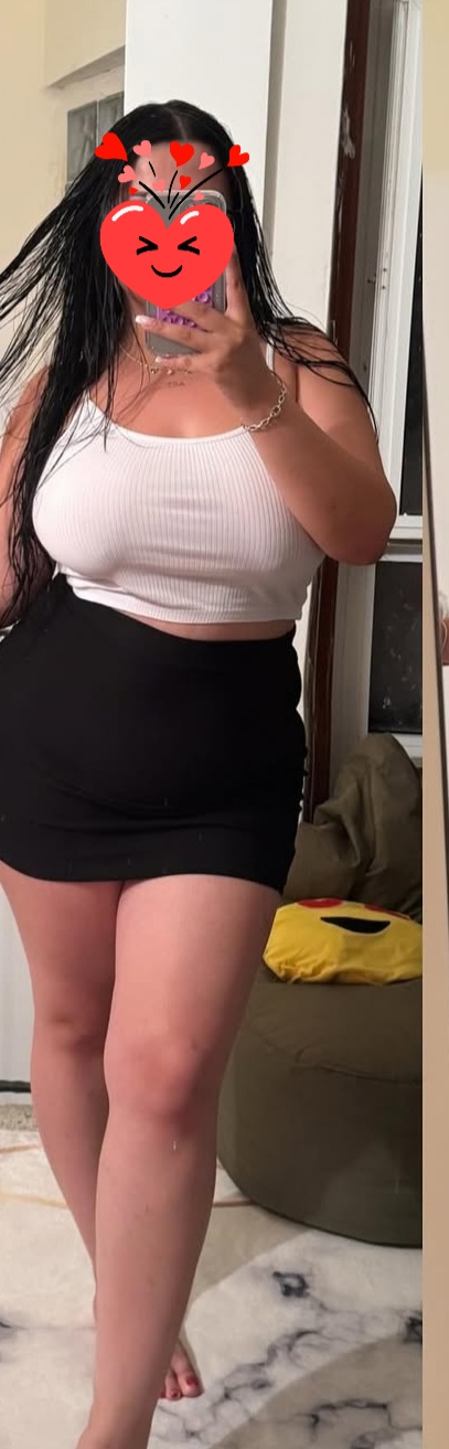 Escorta Sex - Top escorta bruneta titrata, cu experienta, o fire placuta, calma si rabdatoare ofer companie, masaj de relaxare si terapeutic in conditii de lux.  Detalii la telefon.  - Telefon: 0743699002 